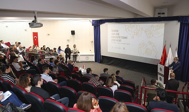 "İzmir'i teknolojiyi ihraç eden bir kente dönüştürmek için çalışıyoruz" görseli