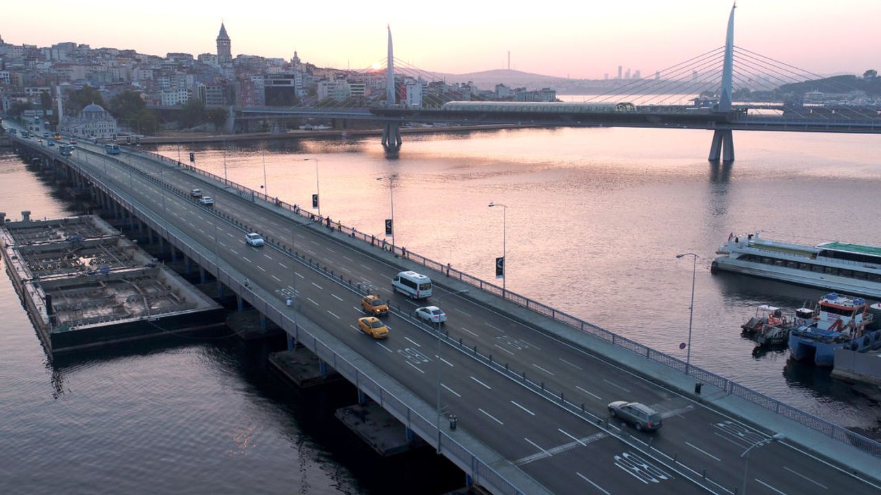 İstanbul’da FSM Köprüsü ve bazı yollar kapalı görseli