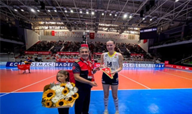 Voleybolun yıldızlarından İzmir İtfaiyesi’ne teşekkür görseli