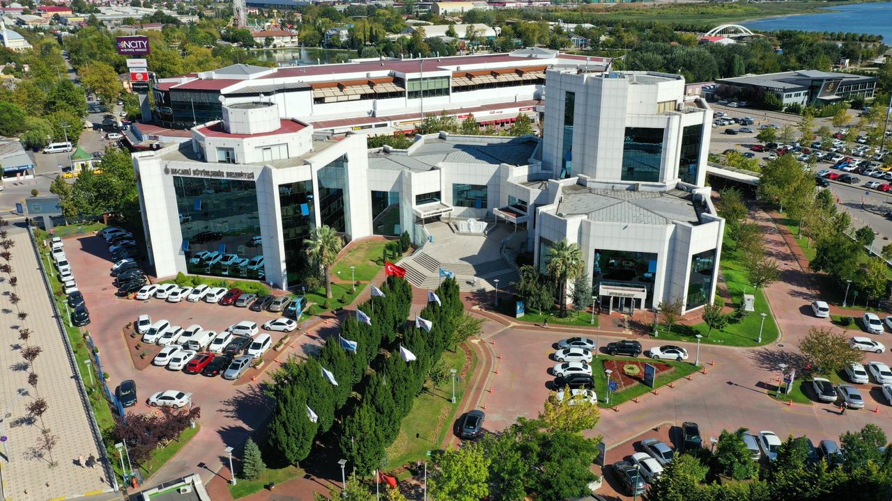 Kocaeli Büyükşehir’den dev eğitim desteği: 16 bin haneye, toplam 48 milyon TL görseli