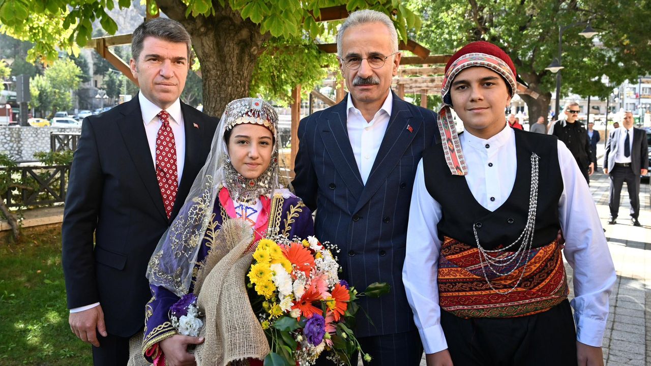 Ulaştırma ve Altyapı Bakanı Uraloğlu Amasya’da görseli