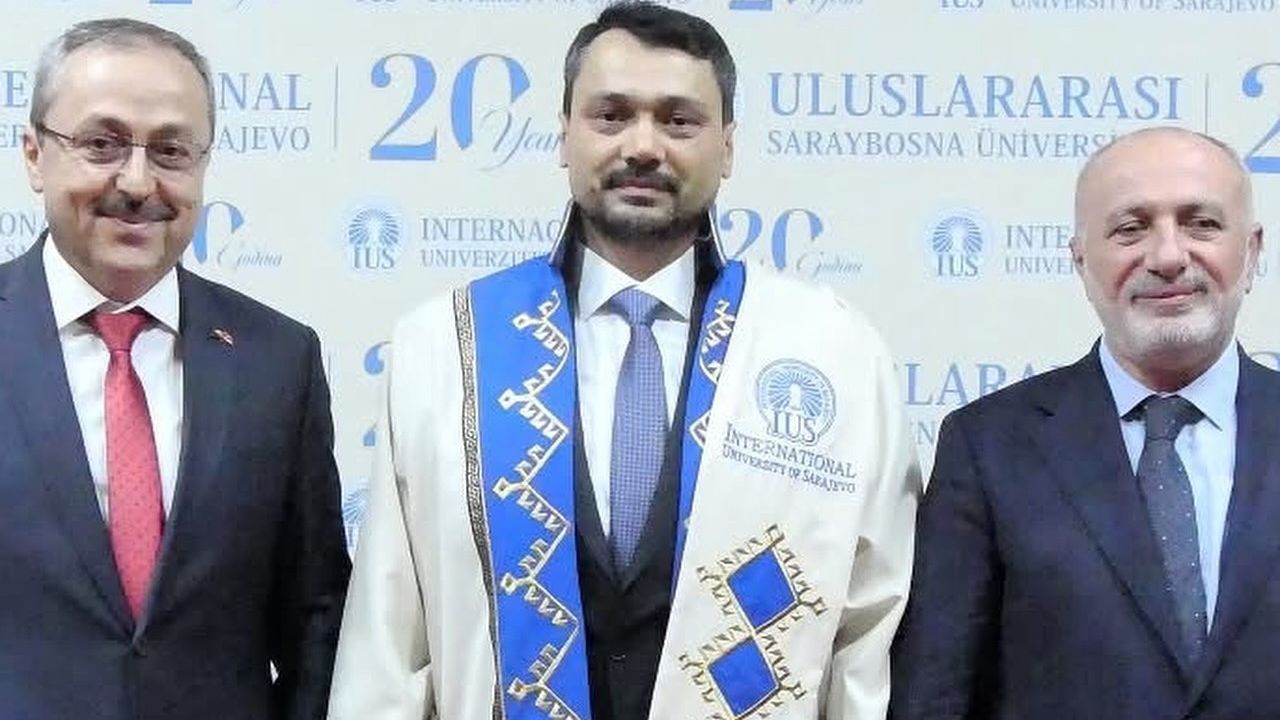 Uluslararası Saraybosna Üniversitesi’nde Bayrak Değişimi görseli