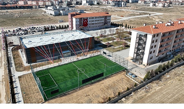 Selçuklu Fen Lisesi Kapalı Spor Salonu ve Suni Çim Saha’nın Resmi Açılışı Gerçekleştirildi görseli
