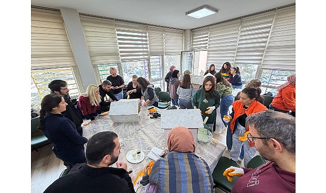 Atıklar Yuvaya Dönüştü görseli