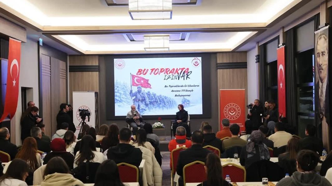Sarıkamış’ta "Vatan Sevgisi" buluşması: Bakan Göktaş ve Hasan Kaçan gençlerle bir araya geldi görseli