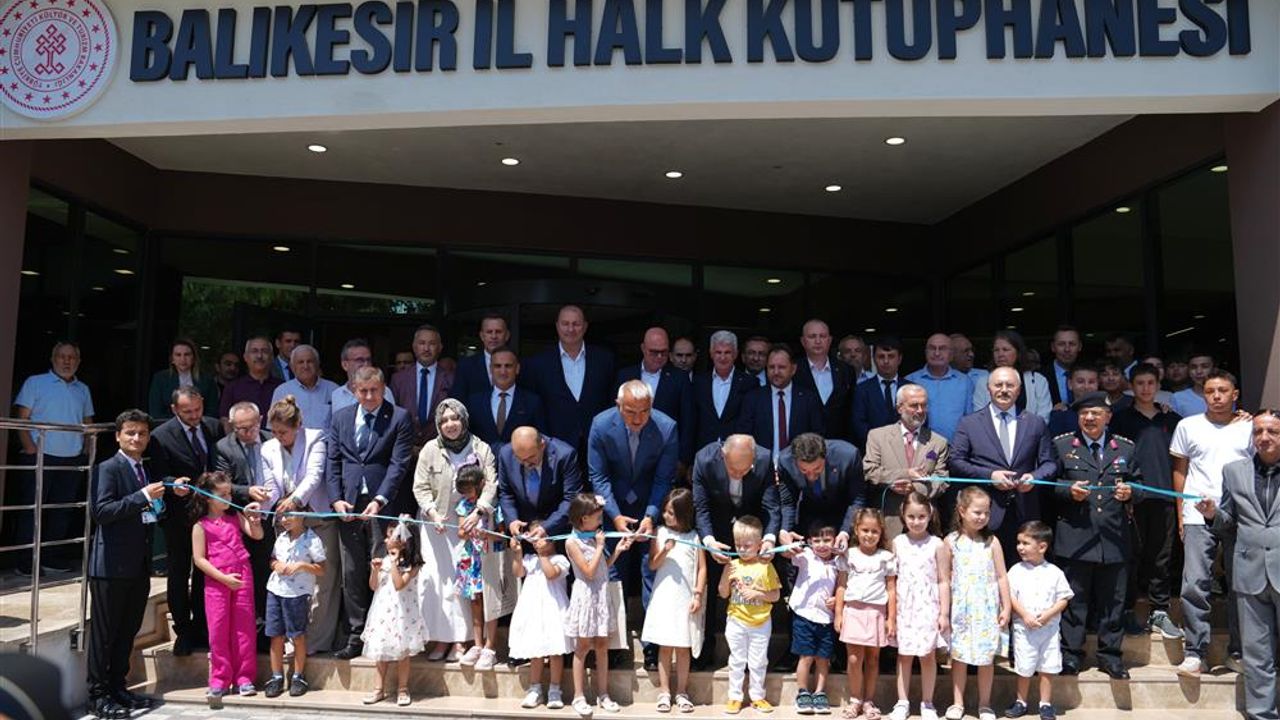 Üreten Kütüphane Balıkesir'de Açıldı görseli