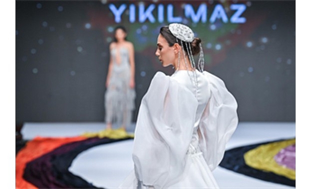 IF Wedding Fashion İzmir’de “Sessiz Asalet” podyuma taşındı görseli
