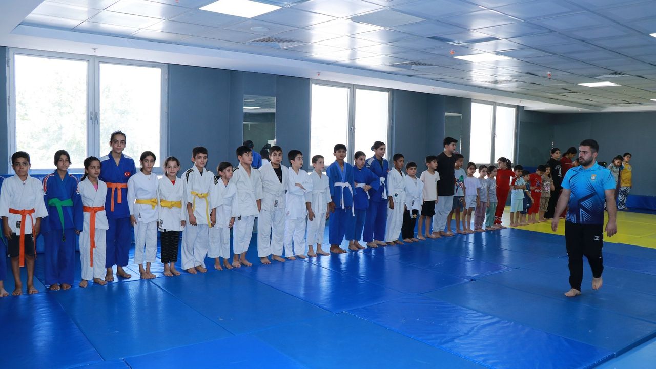 Sporun kalbi Haliliye’de atıyor: Minik judocular geleceğe hazırlanıyor görseli