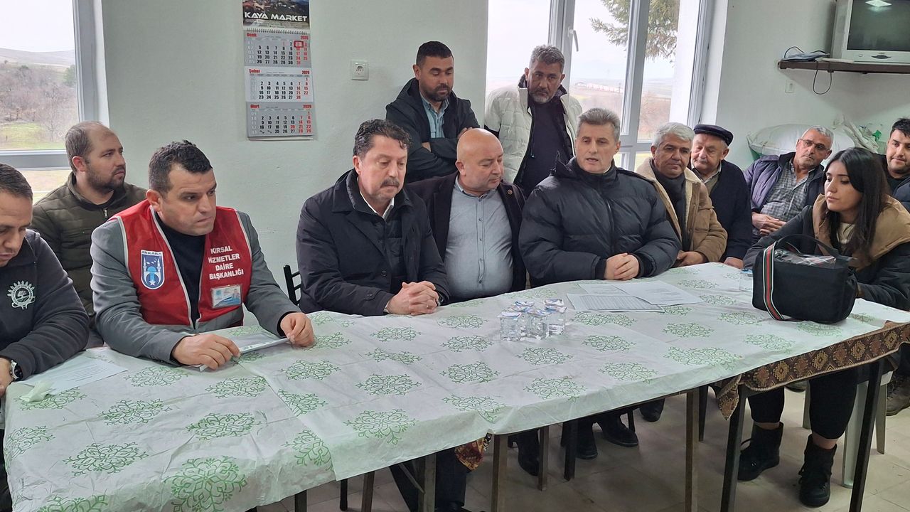 Belediyeden Kızılcasöğüt Mahallesinde toplantı görseli