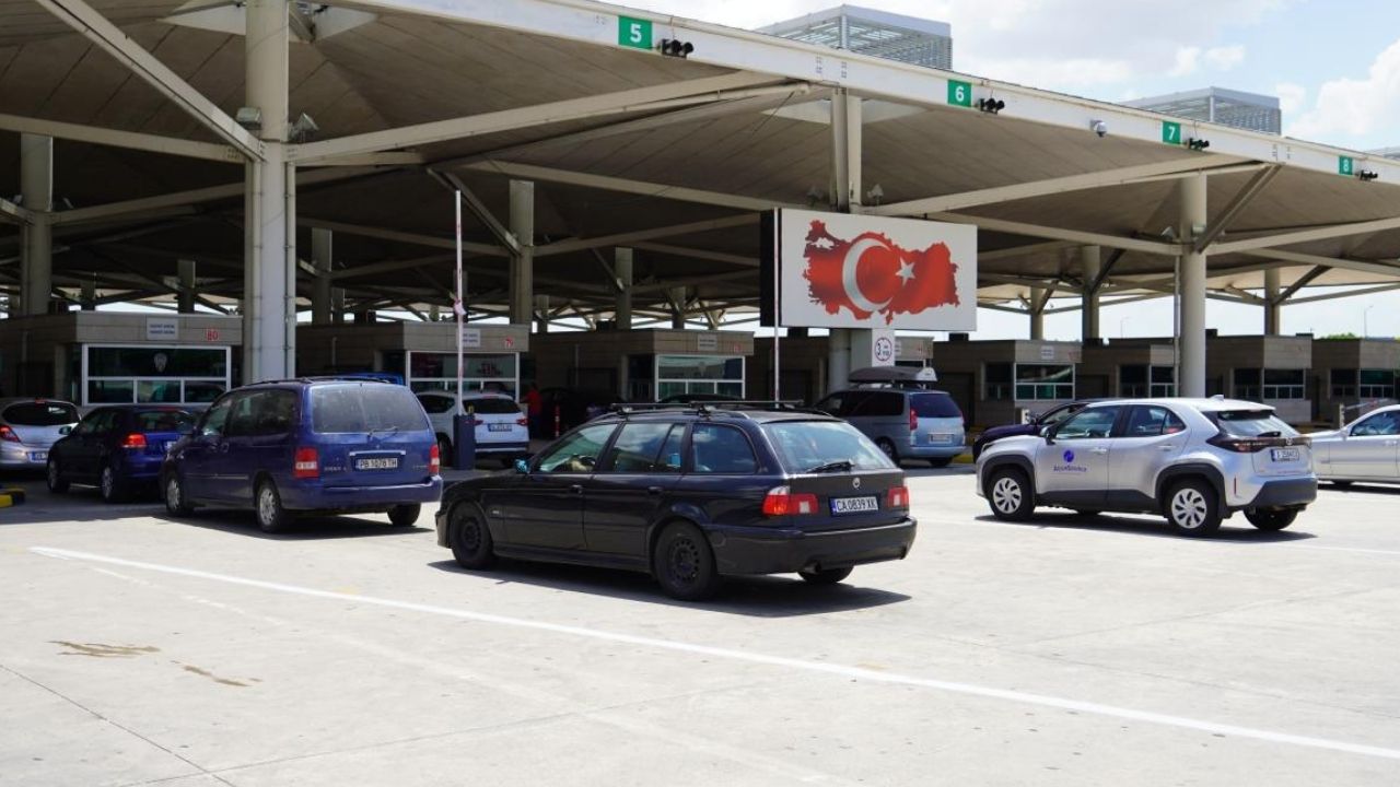 Yabancı plakalı araçlara yeni ceza düzeni: Ödeme yapılmadan çıkış yok! görseli