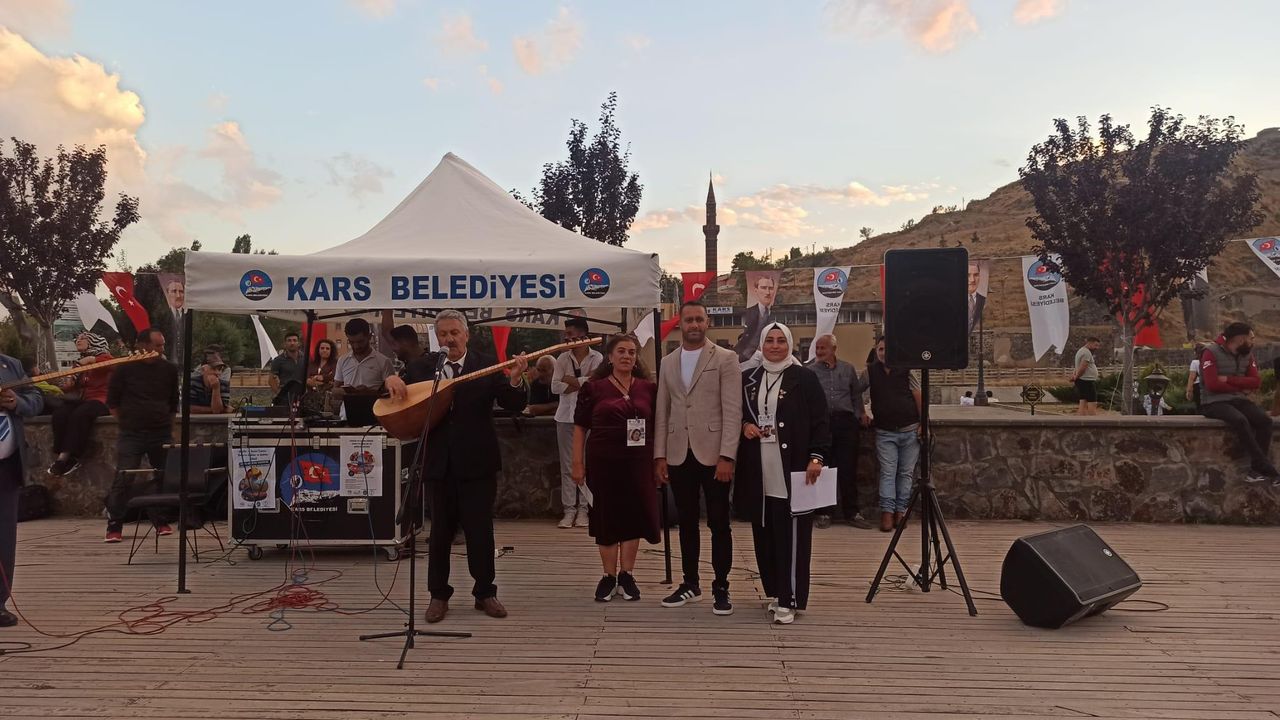 Kars’ta “Sözün ve Sazın İzinde: Âşıklar ve Şairler Şöleni” düzenlendi görseli