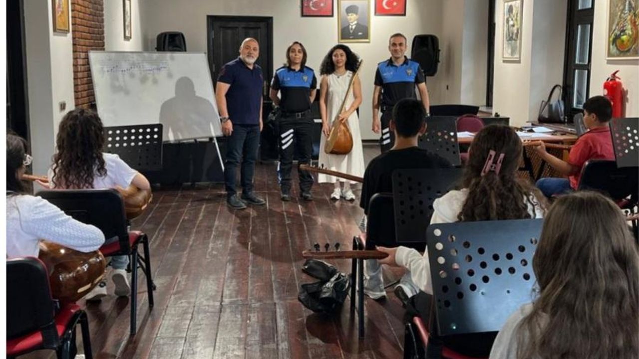 Kars’ta geleceğe emniyetli adımlar projesi kapsamında anlamlı etkinlik görseli