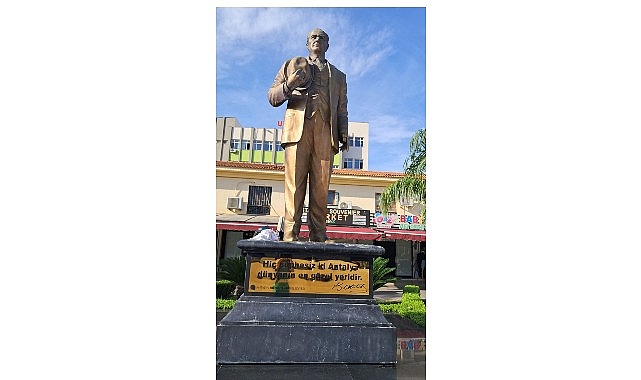 Atatürk heykeli restore edildi görseli