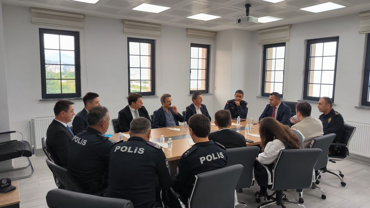 Kaymakam Dr. Uzan; “ Bilgi güvenliği konusunda hem kurumların hem de bireylerin duyarlı olması gerekiyor.” görseli