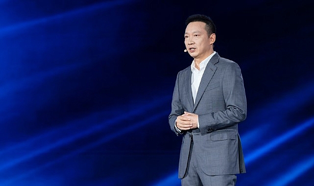 HONOR, Çin’de Dünyanın İlk Kendini Geliştiren Yapay Zekâ Ajanı İşletim Sistemi MagicOS 10’u Tanıttı görseli