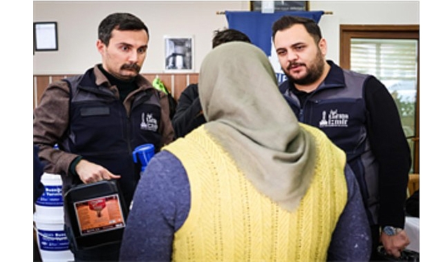 Çiftçiye buzağı kiti ve dezenfektan desteği görseli