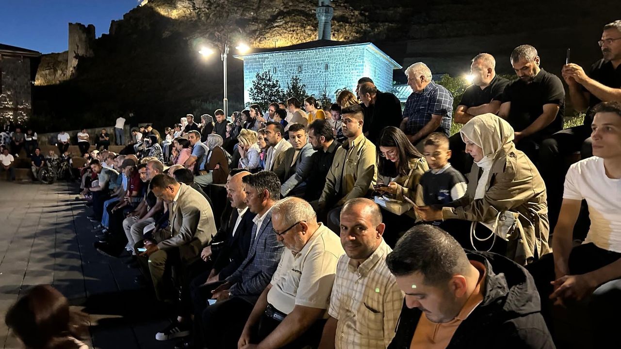 Kars’ta Anadolu Şiir Akşamları düzenlendi görseli