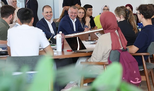 Ömer Çelik, Taze'ye gitti Milli İrade'yi çok beğendi görseli