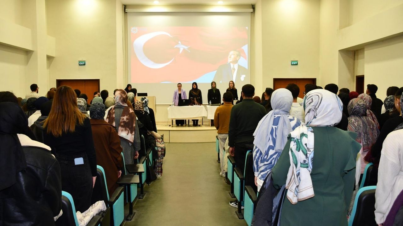 “Tarihsel ve Kültürel Yönüyle Kadına Yönelik Şiddet” paneli gerçekleştirildi görseli