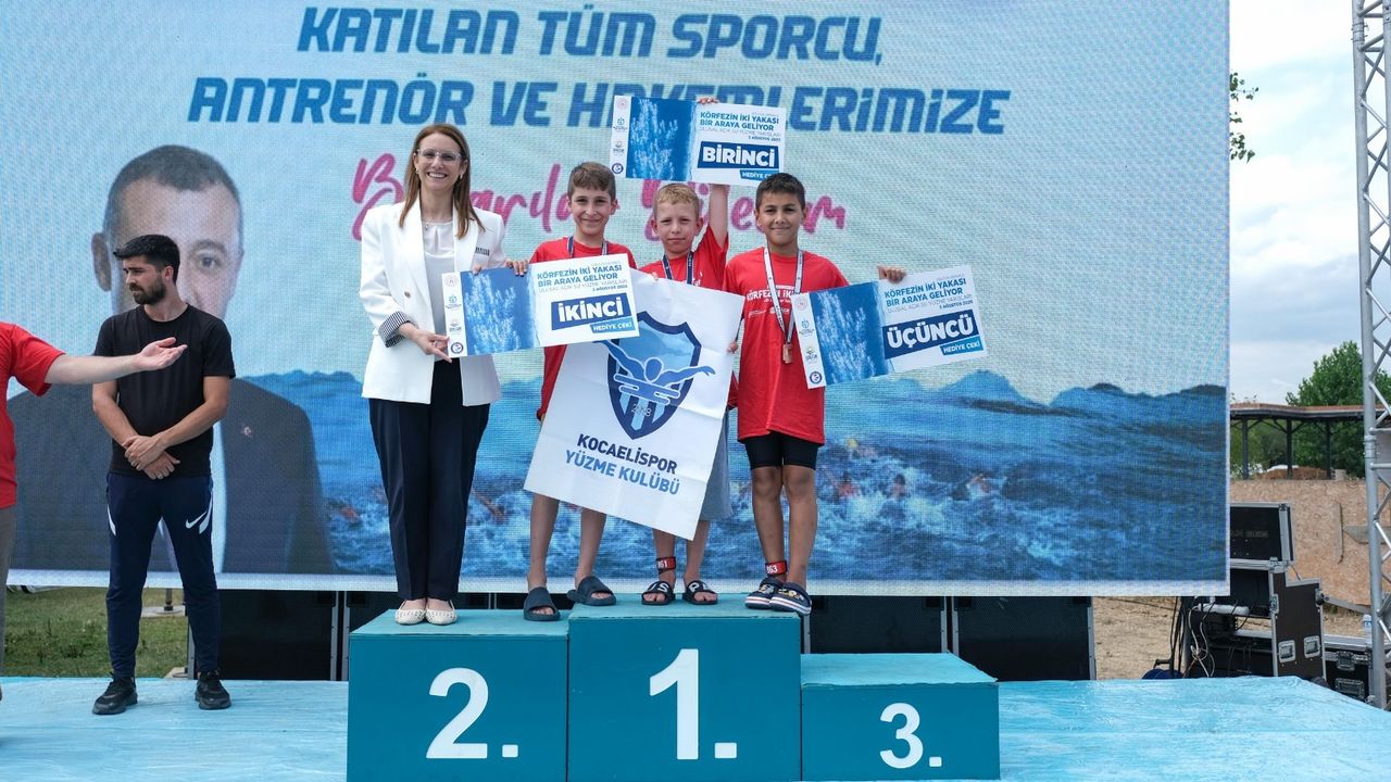 Körfezin iki yakası kulaçlarla birleşti görseli
