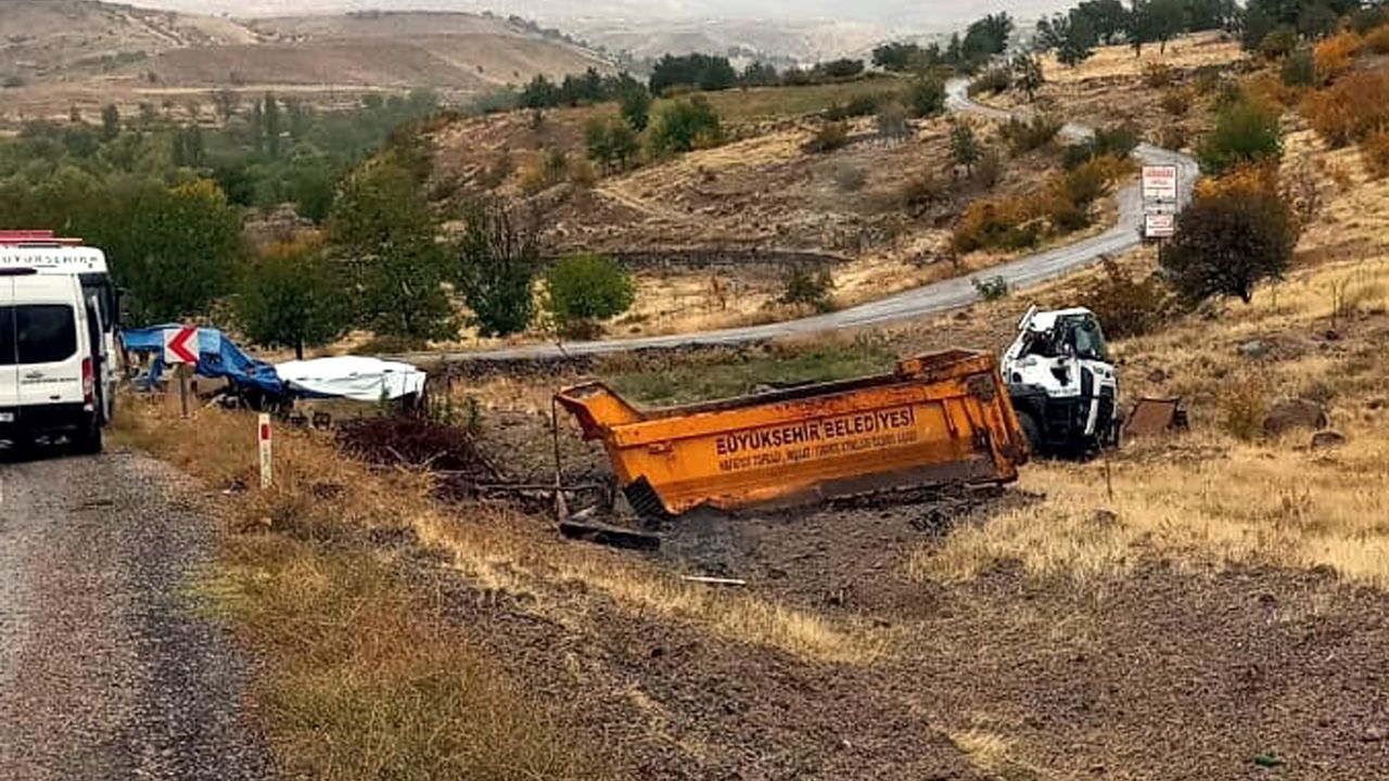 Güdül’de meydana gelen kazada araç sürücüsü yaralandı görseli