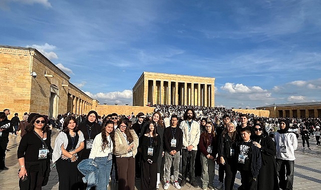Küçükçekmece Belediyesi 400 Genci Anıtkabir’e Götürdü görseli