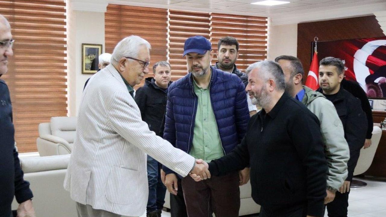 Belediye Başkanı Un Pazarı esnafıyla buluştu görseli