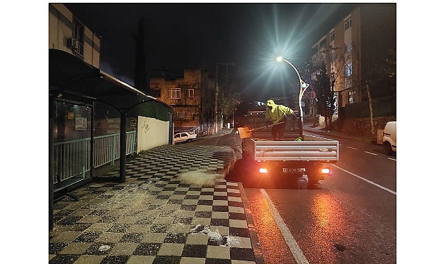 Büyükşehir, karla mücadelede 7/24 görevde görseli