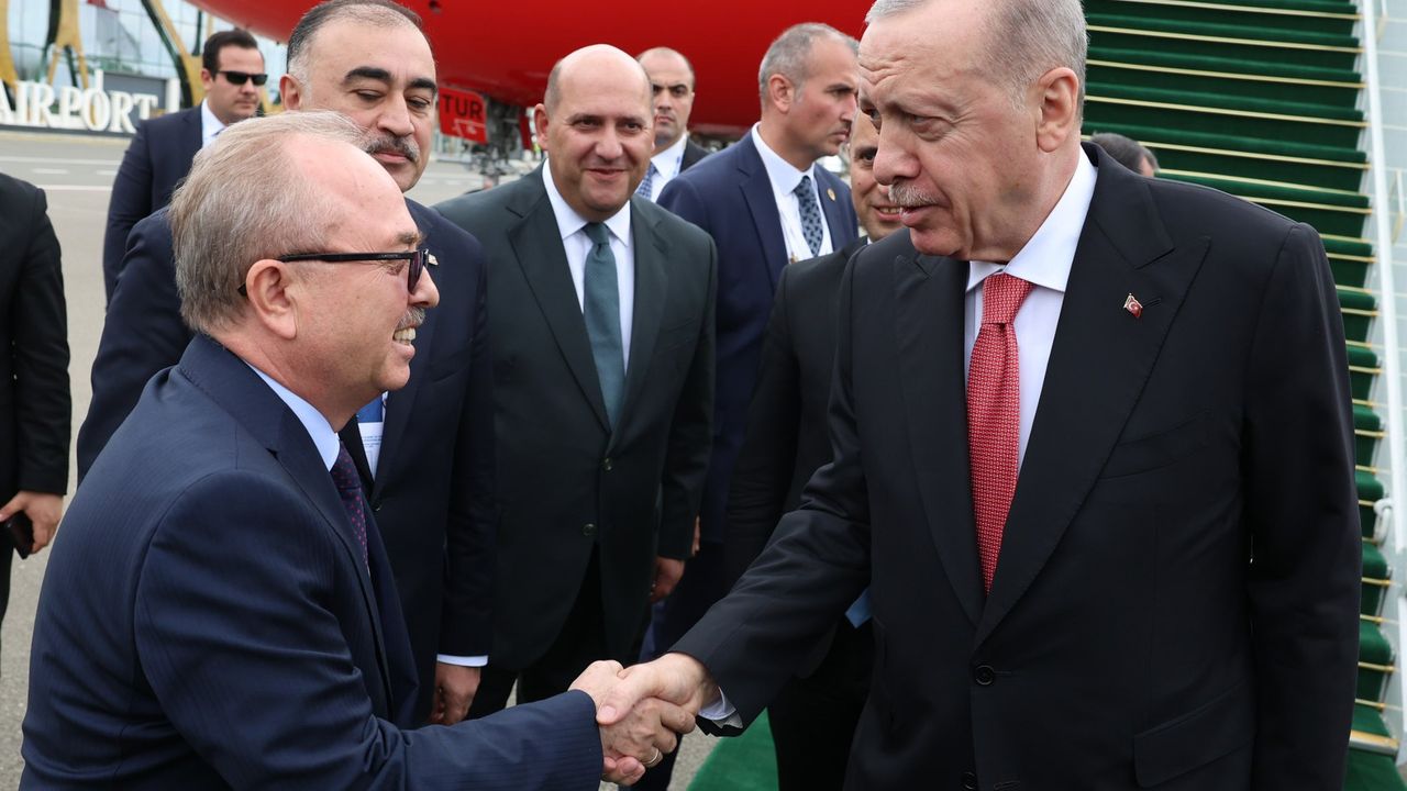 Ekonomik İşbirliği Teşkilatı 17'nci Liderler Zirvesi Azerbaycan'ın Hankendi kentinde başladı görseli