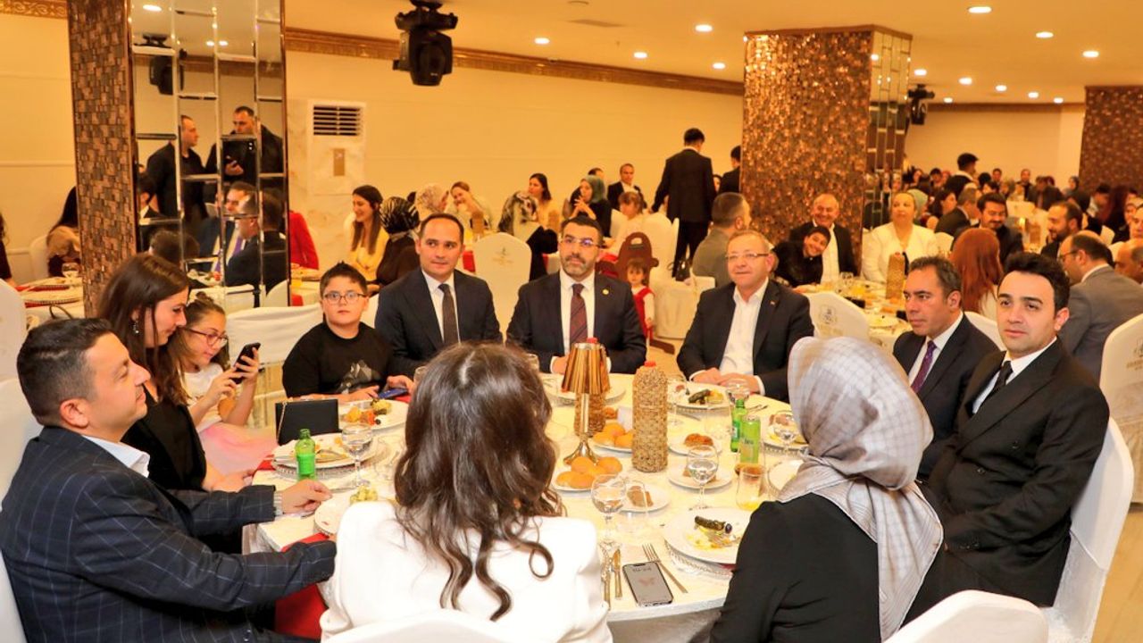 Kars’ta görev yerleri değişen hakim ve savcılara veda programı düzenlendi görseli