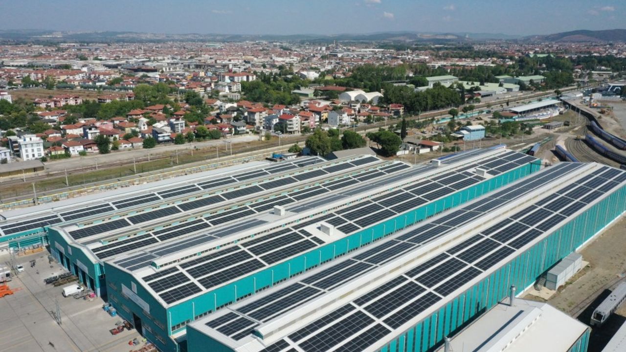 Milli Hızlı Tren Güneş Enerjisi İle Üretiliyor görseli