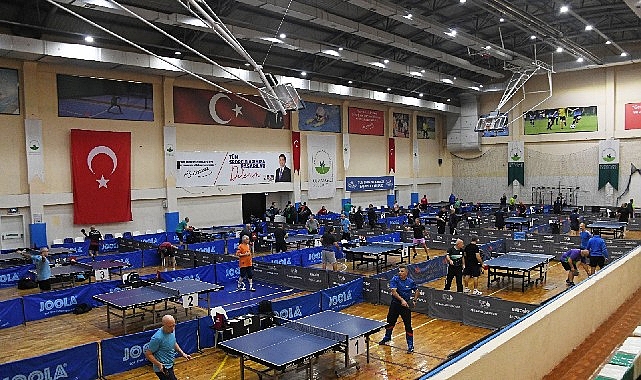 Ulusal Bursa Veteran Masa Tenisi Turnuvası Başladı görseli
