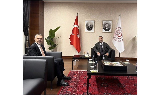 Başkan Vekili Akın, Bakan Kacır’ı ziyaret etti görseli