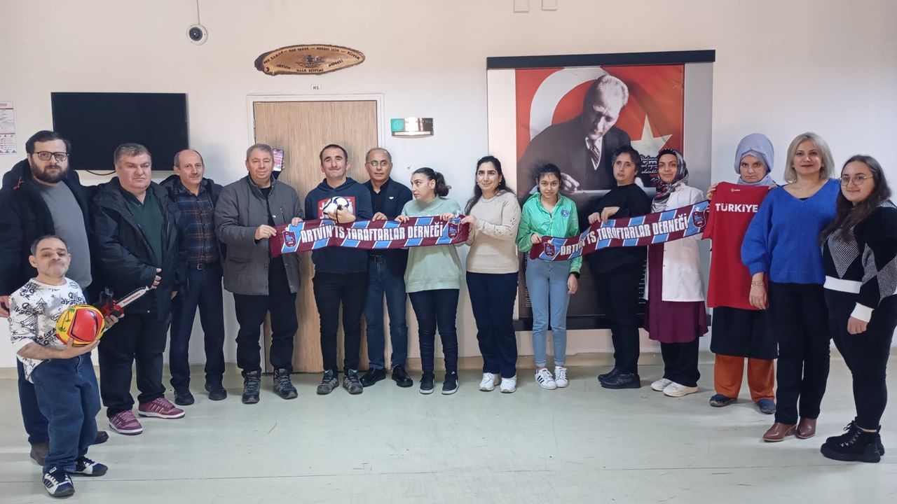 Artvin Trabzonspor Taraftarlar Derneğinden özel gereksinimli bireylere anlamlı ziyaret görseli
