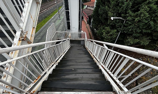 Üst geçitler Büyükşehir’le uzun ömürlü ve güvenli görseli