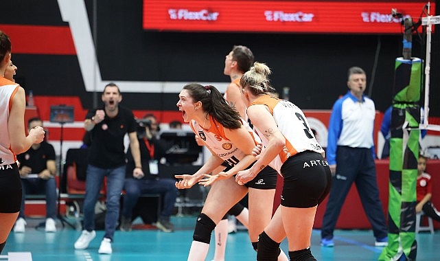 Eczacıbaşı Dynavit, Yunanistan deplasmanından 1 puanla döndü görseli