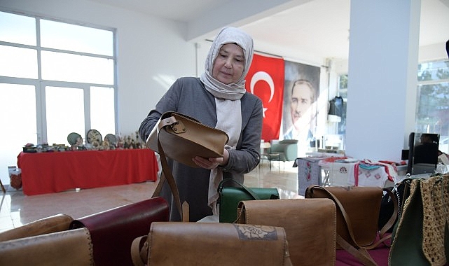 El Emeği Ürünler Yılbaşı Çarşısında görseli