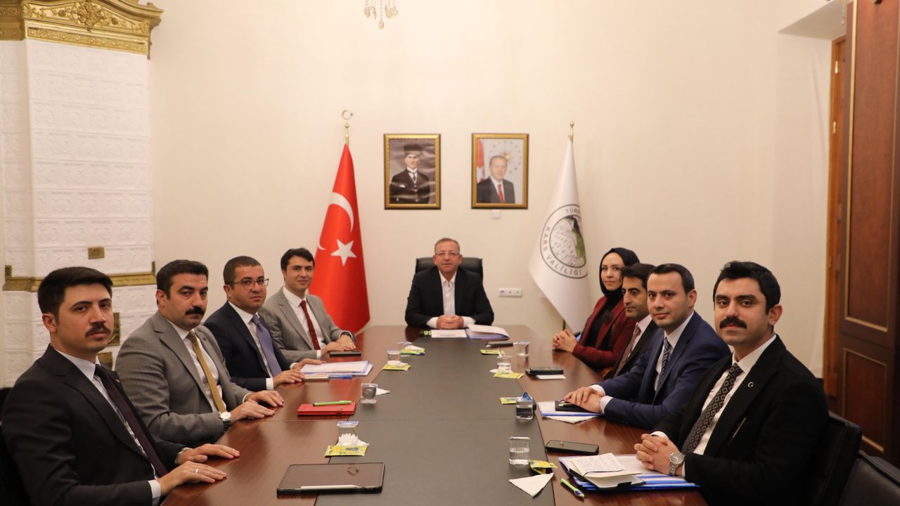 Kars Valisi Ziya Polat’ın başkanlığında "Kaymakamlar Toplantısı" düzenlendi görseli