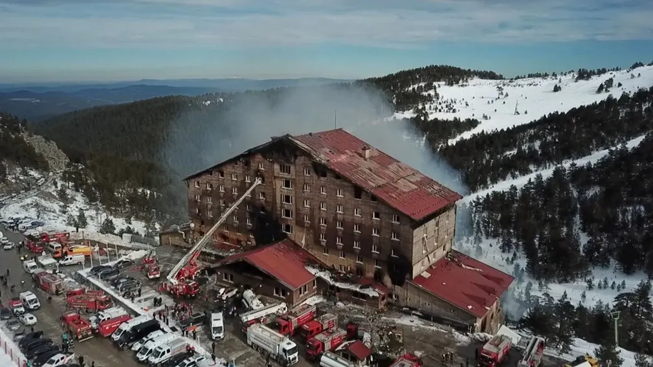 Kartalkaya’daki otel yangını davasında ikinci duruşma başladı görseli