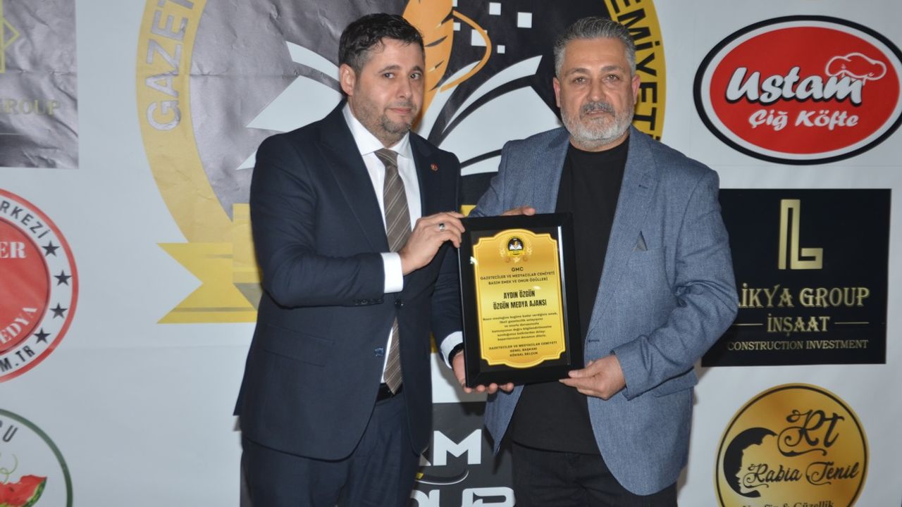 Özgün Medya Haber Ajansı İmtiyaz Sahibi Aydın Özgün’e “Yılın Gazetecisi” ödülü görseli