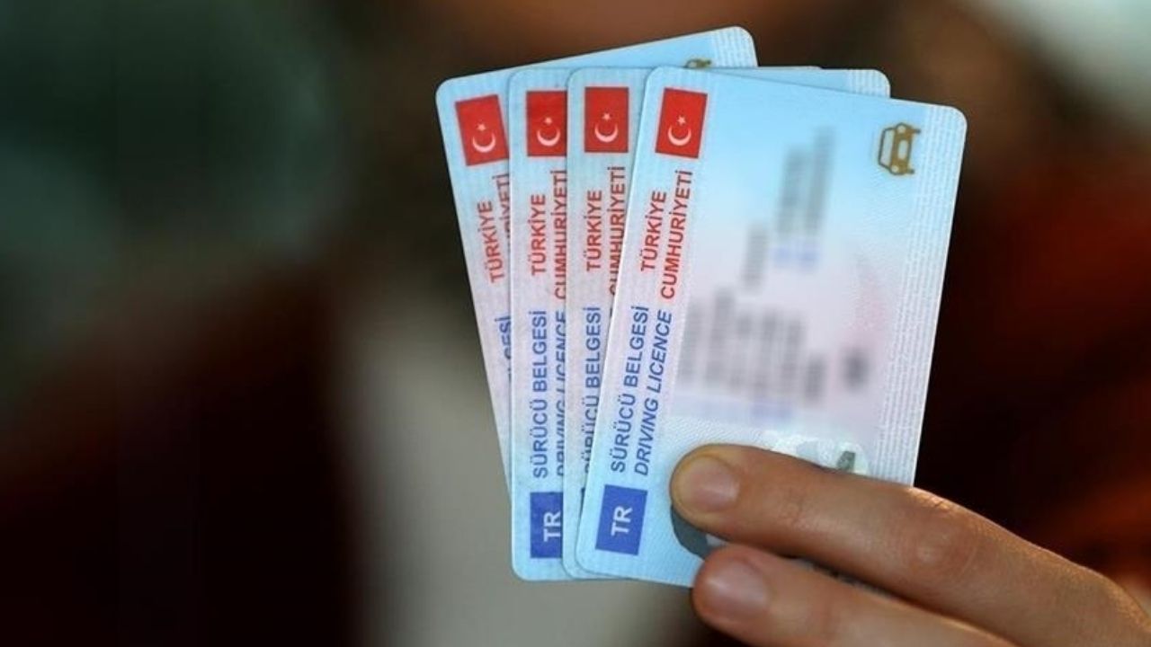 31 Ekim son fırsat: Eski ehliyet yenileme ücreti 7 bin lirayı aşacak! görseli
