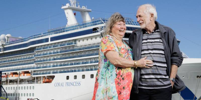 HUZUR EVİ ÇOK PAHALI DEDİLER 500 GÜNLÜK TATİLE ÇIKTILAR: MARTY VE JESS ÇİFTİNİN HAYATI görseli