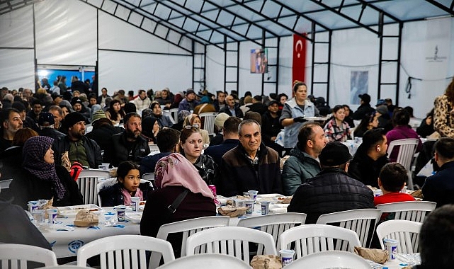 Bergama’da Yıllar Sonra Bir İlk: Cumhuriyet Meydanı’nda Ramazan Boyunca İftar Sofrası görseli