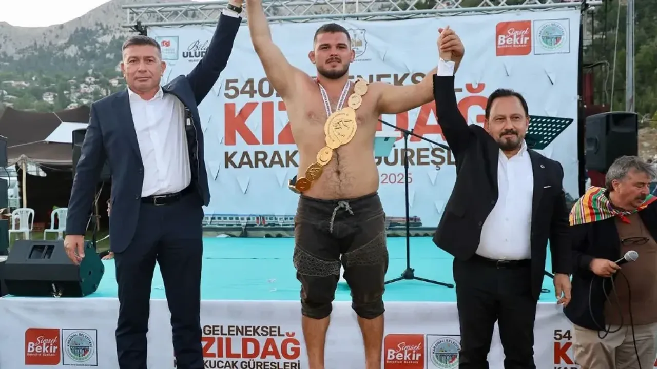 Altın kemerin sahibi Mehmet Çelebi oldu... görseli