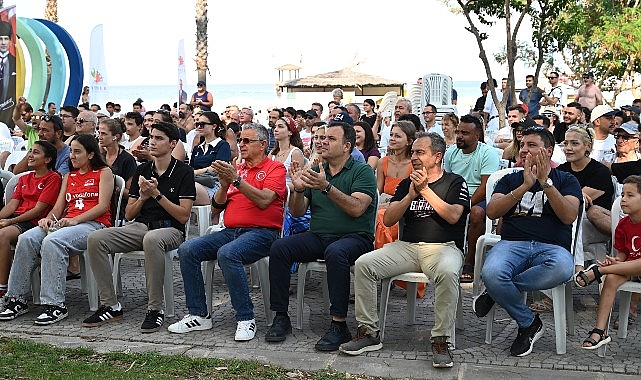 Milli heyecan için dev ekran kuruldu görseli