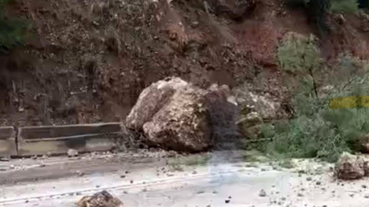 Isparta-Antalya kara yolunda heyelan: Ulaşım yeniden sağlandı görseli