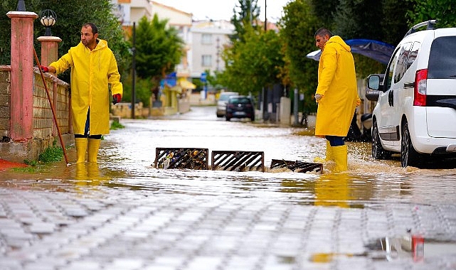 Didim Belediyesi Ekiplerinden Yağış Sonrası Anında Müdahale görseli