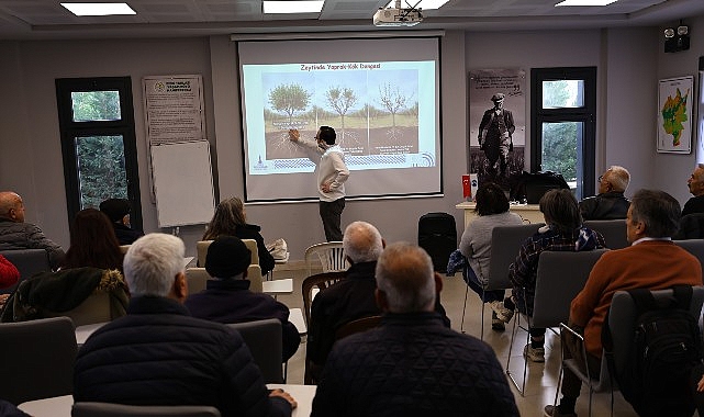 Efes Selçuk’ta Zeytin Budama Eğitimi Düzenlendi görseli