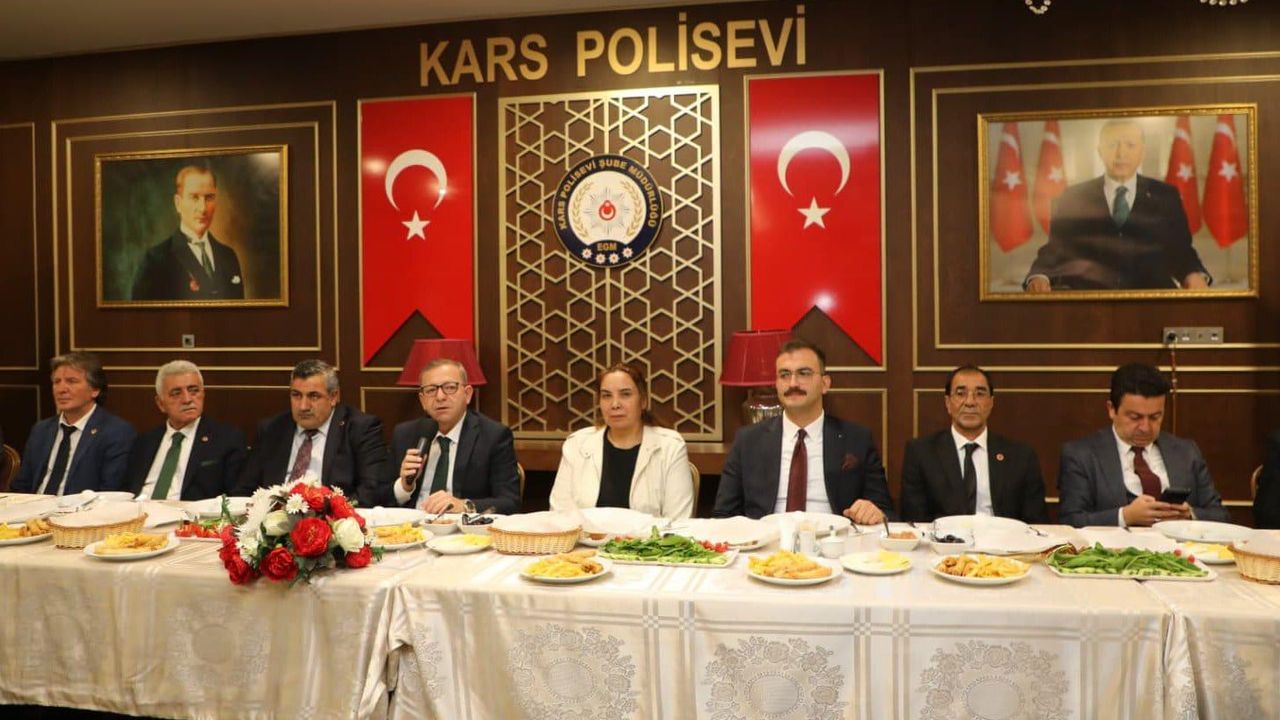 Muhtarlar Günü Kars'ta kutlandı Vali Ziya Polat, muhtarlarla kahvaltıda buluştu görseli
