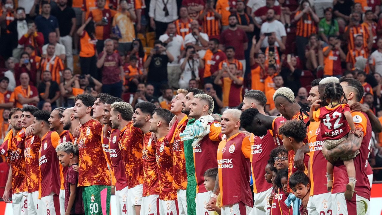 Galatasaray seyircisi önünde farklı başladı: Karagümrük’ü 3-0 geçti görseli